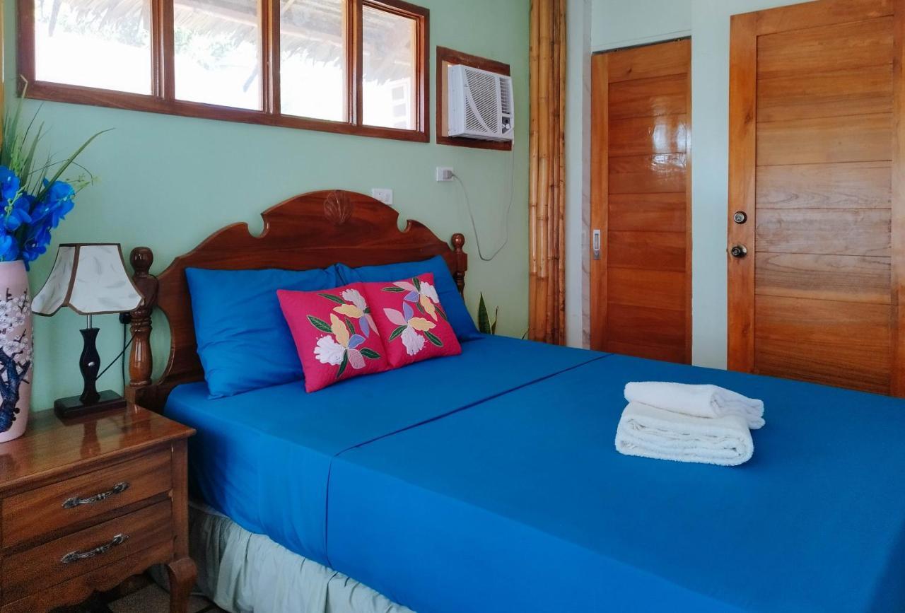 Casa Nena Hotel & Resort Iloilo By Reddoorz Guimbal エクステリア 写真